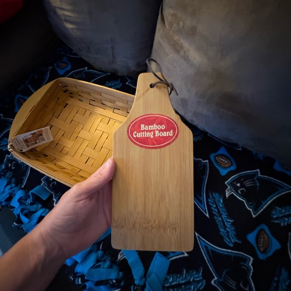 Longaberger Woven Basket With Book, cutting board and small knife - Picture 7 of 14